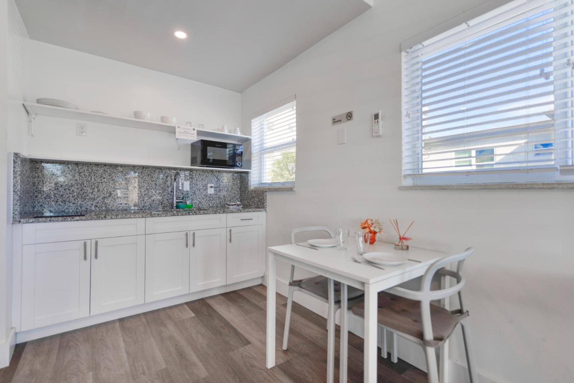 Spacious Studio With Balcony And Parking At The Beach -M46 Hollywood Exterior photo