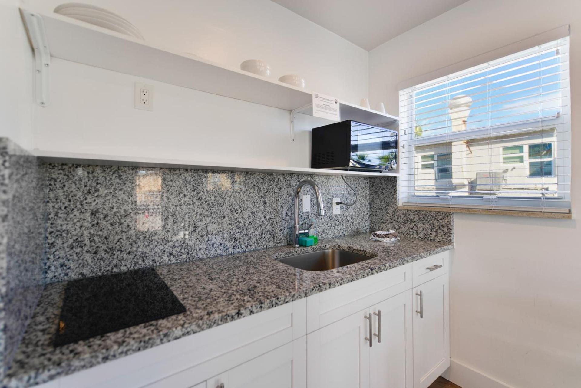 Spacious Studio With Balcony And Parking At The Beach -M46 Hollywood Exterior photo