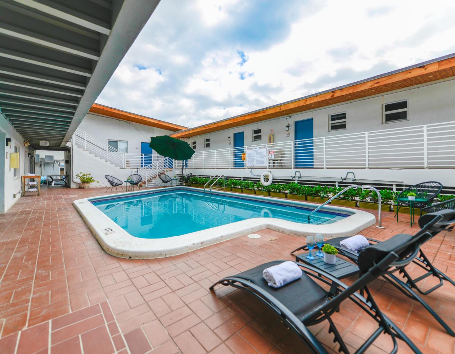 Spacious Studio With Balcony And Parking At The Beach -M46 Hollywood Exterior photo